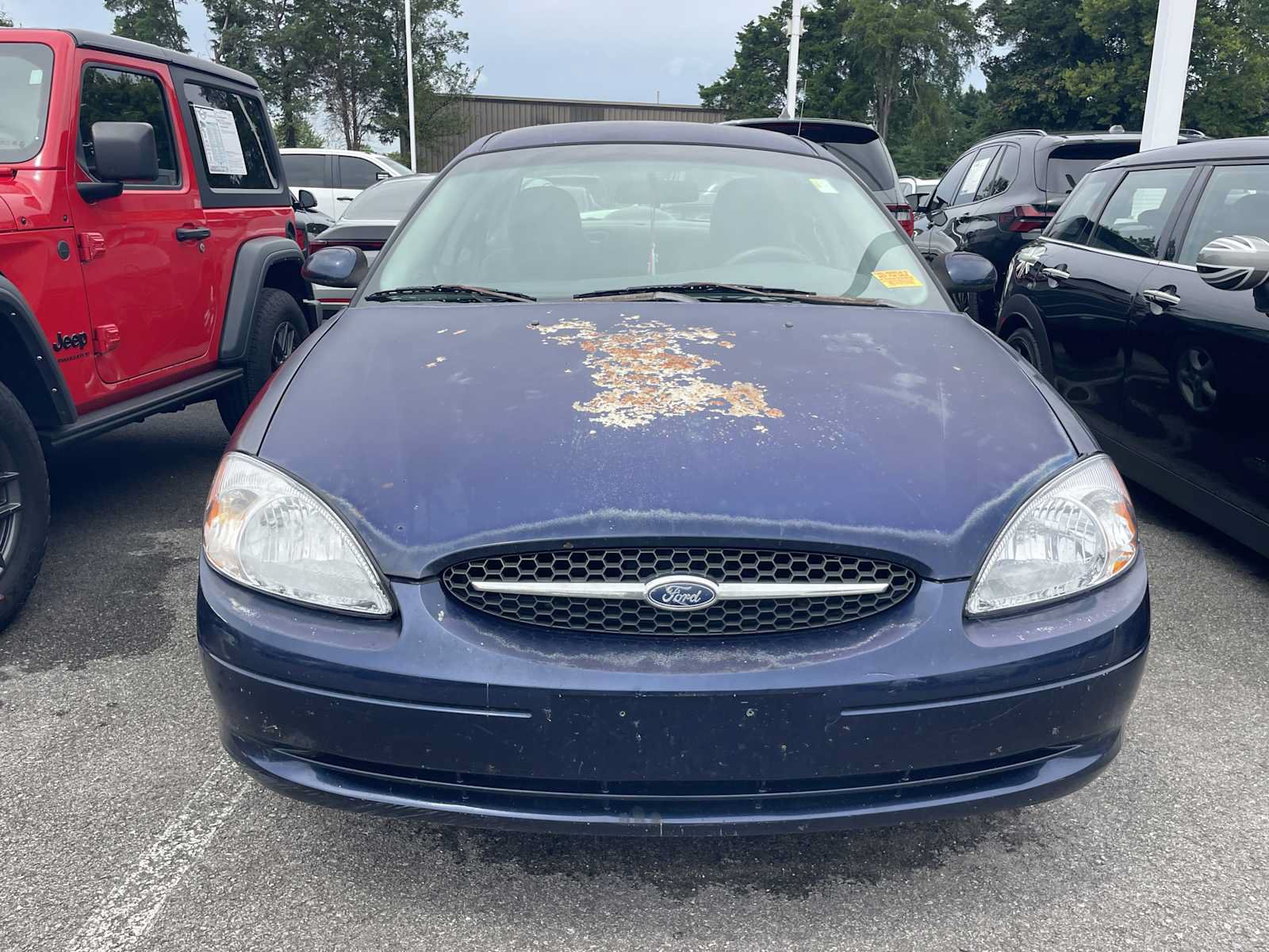 Used 2000 Ford Taurus SES FWD image 2