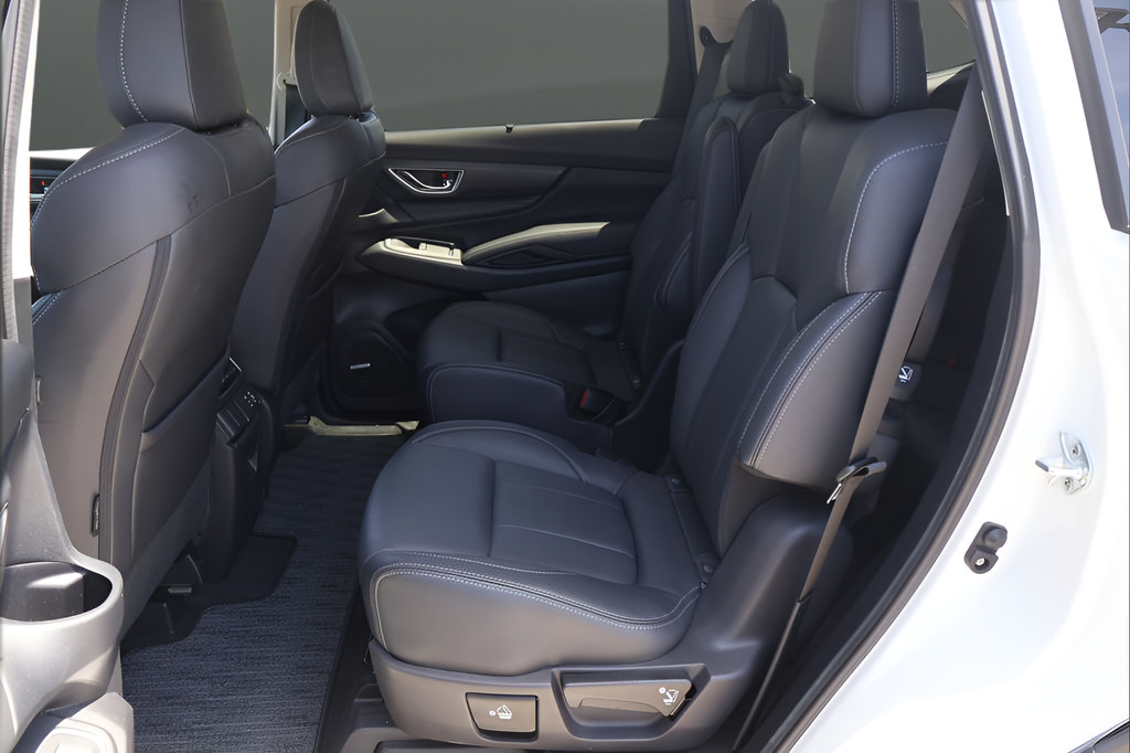 Used 2023 Subaru Ascent Limited w/ Technology Package AWD/4WD image 13