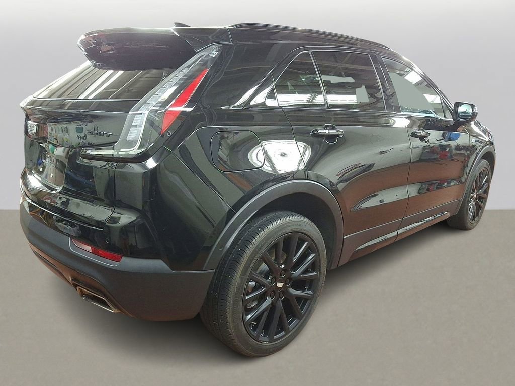 Used 2022 Cadillac XT4 Sport w/ LPO, Onyx Lite Package image 3