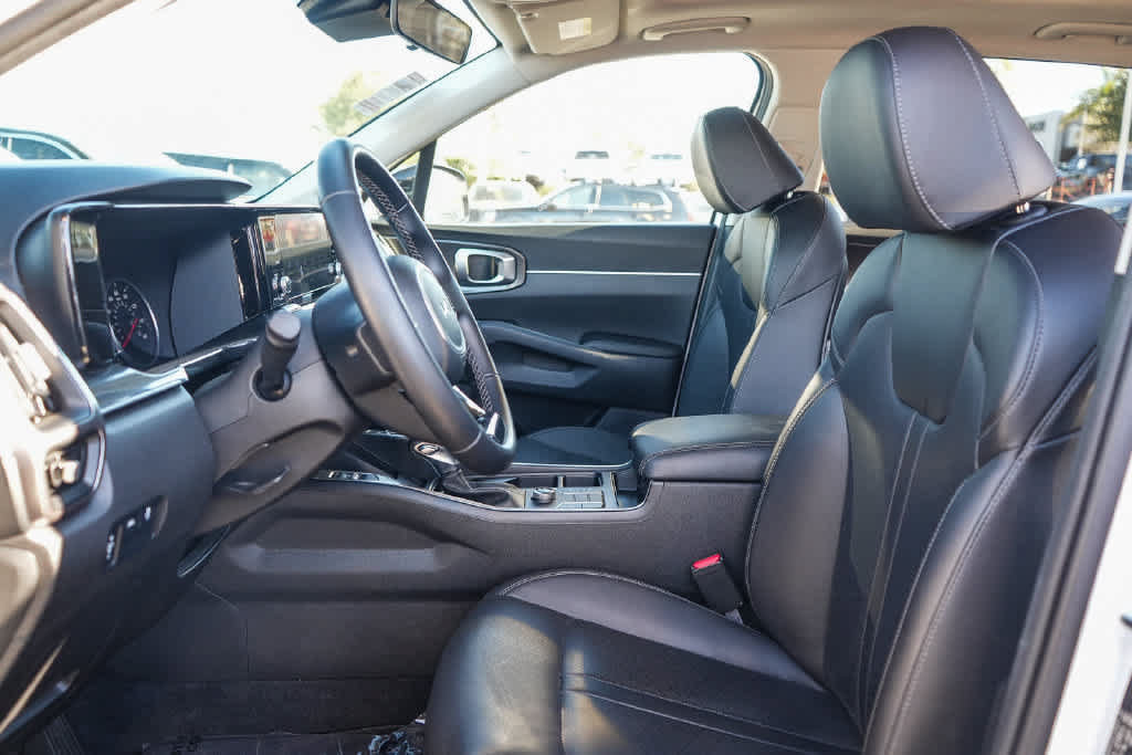 Certified 2023 Kia Sorento S w/ Panoramic Sunroof Package FWD image 17