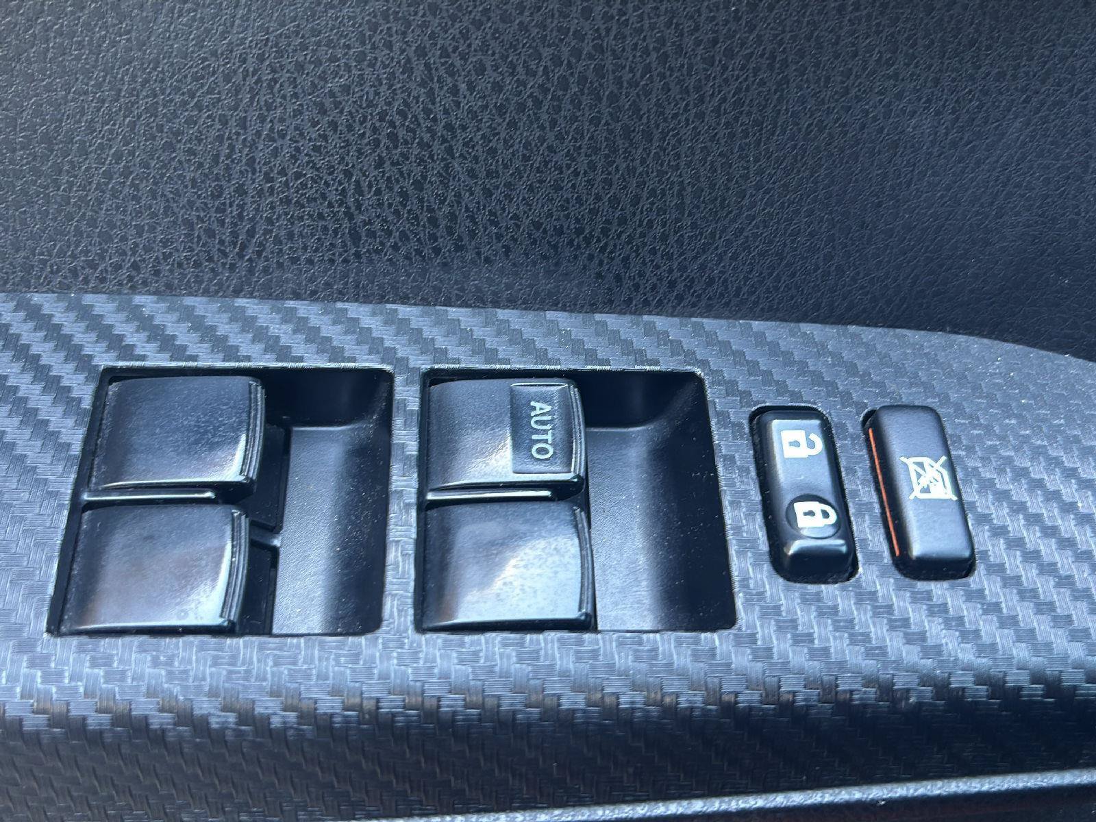 Used 2013 Toyota RAV4 XLE AWD/4WD image 12