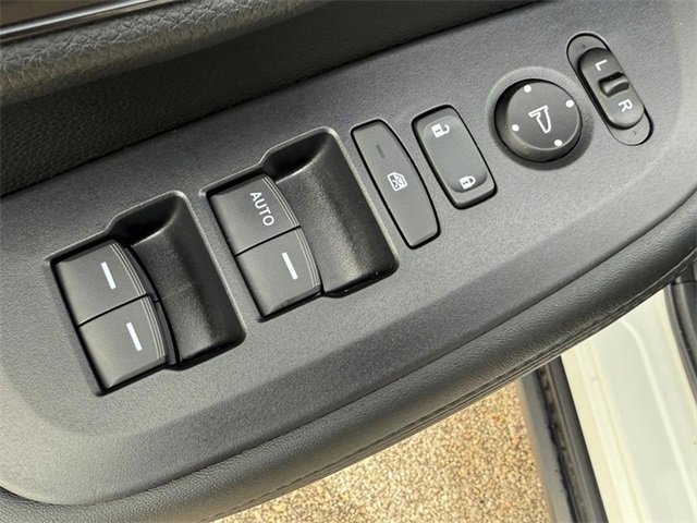 Certified 2025 Honda HR-V LX image 14
