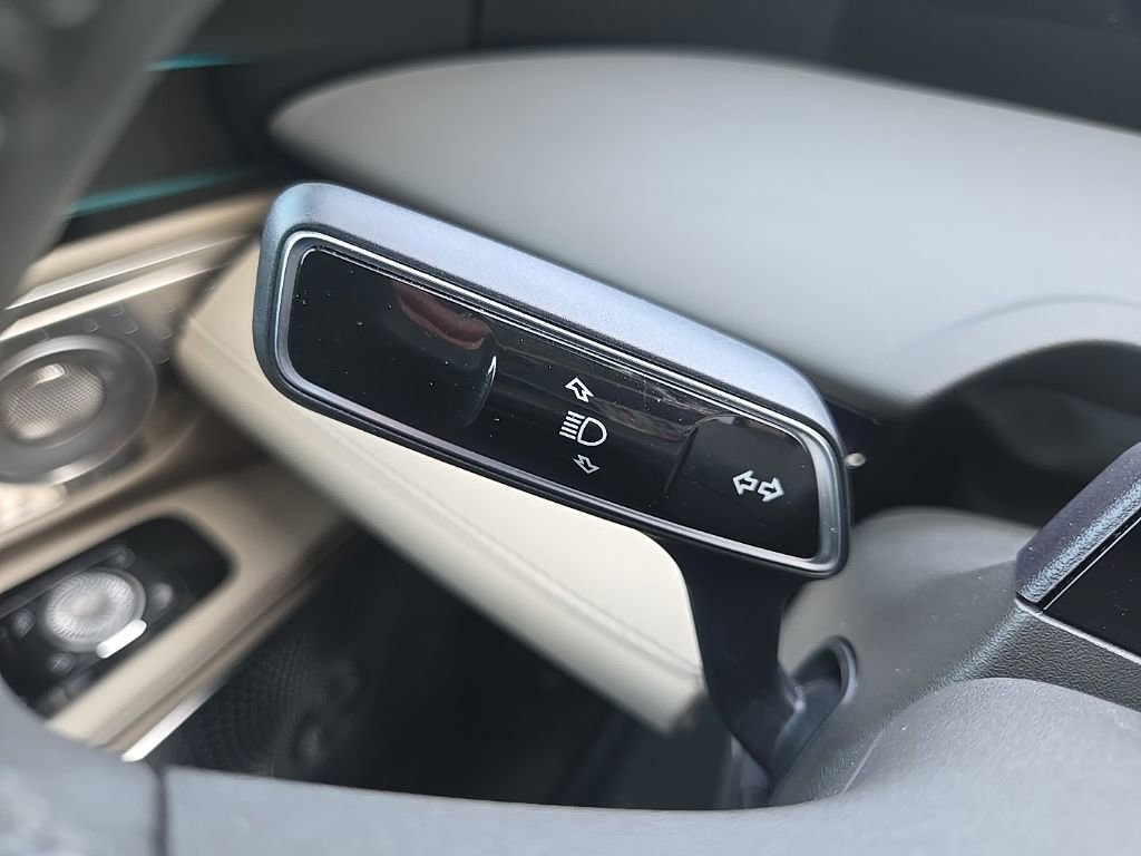 Used 2025 Lincoln Nautilus Reserve image 45