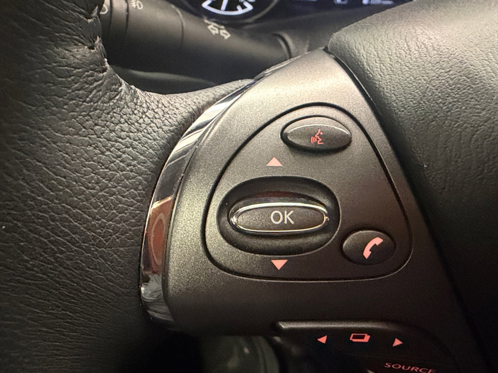 Used 2024 Nissan Murano SV w/ SV Midnight Edition Package FWD image 33
