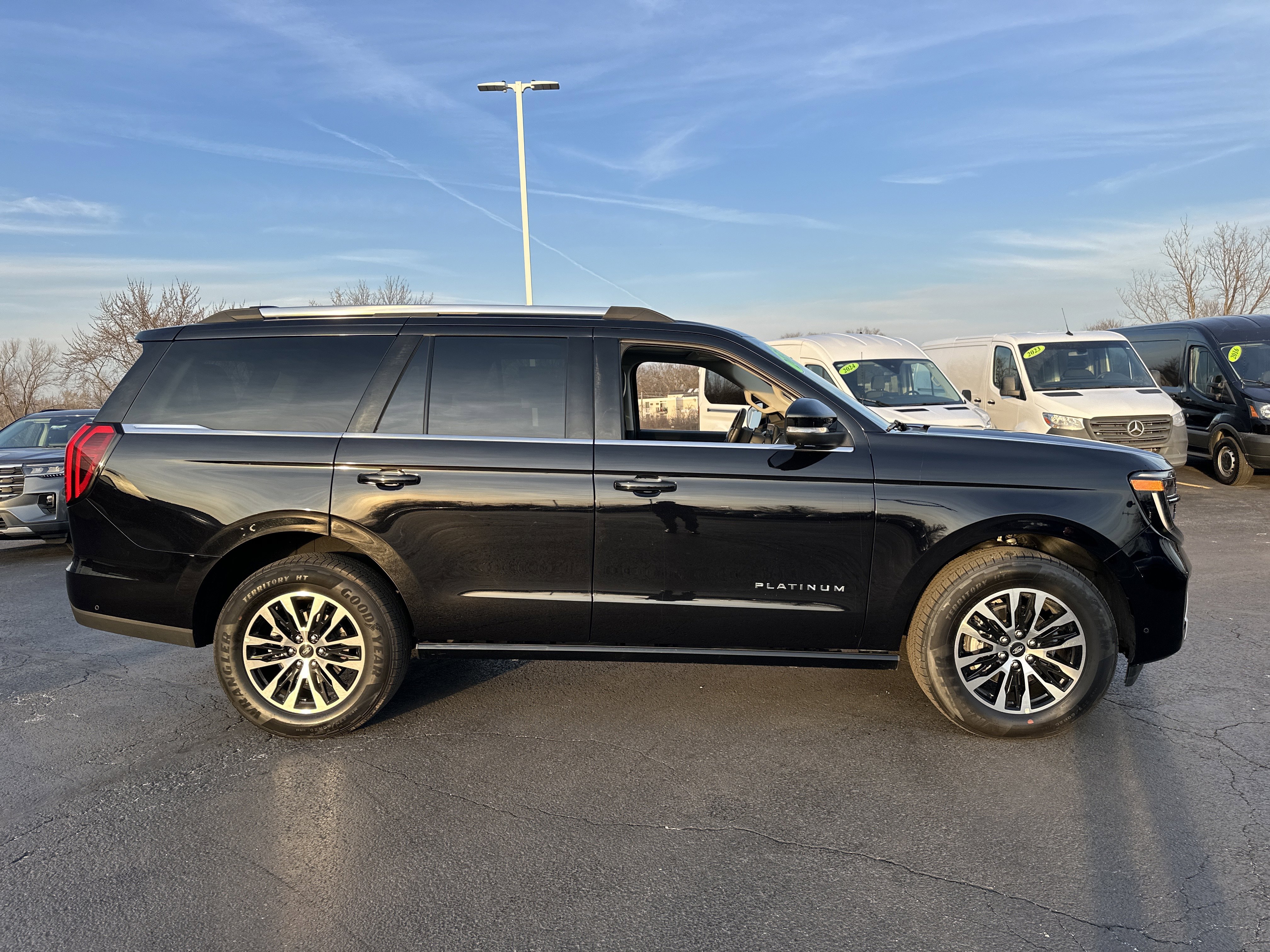 Certified 2025 Ford Expedition Platinum image 3