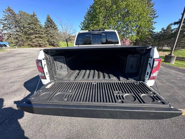 Used 2024 Nissan Titan Platinum Reserve w/ Moonroof Package AWD/4WD image 10