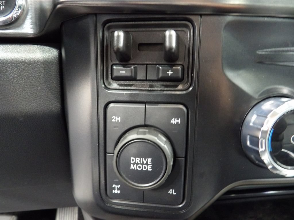 Used 2024 Ford F350 Lariat w/ Lariat Ultimate Package AWD/4WD image 56