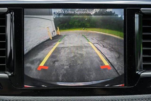 Certified 2019 Chrysler Pacifica Limited FWD image 39