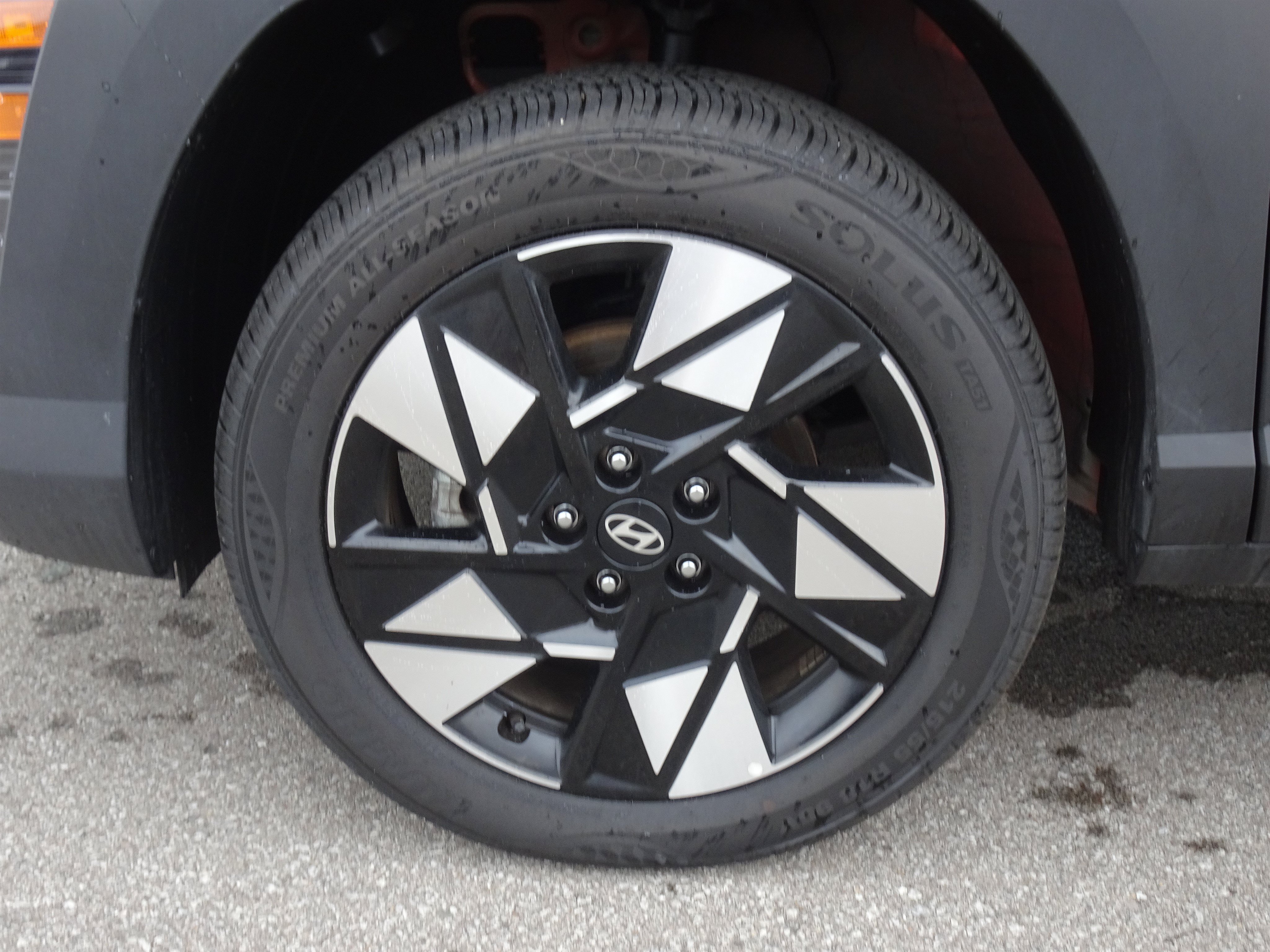 Used 2025 Hyundai Kona SEL AWD/4WD image 25