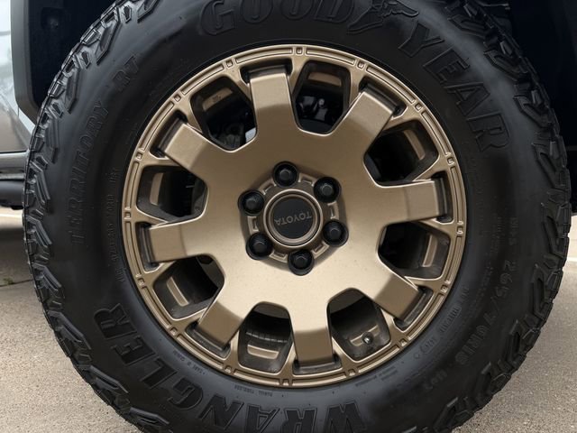 Used 2024 Toyota Tacoma 4x4 Double Cab Hybrid image 12