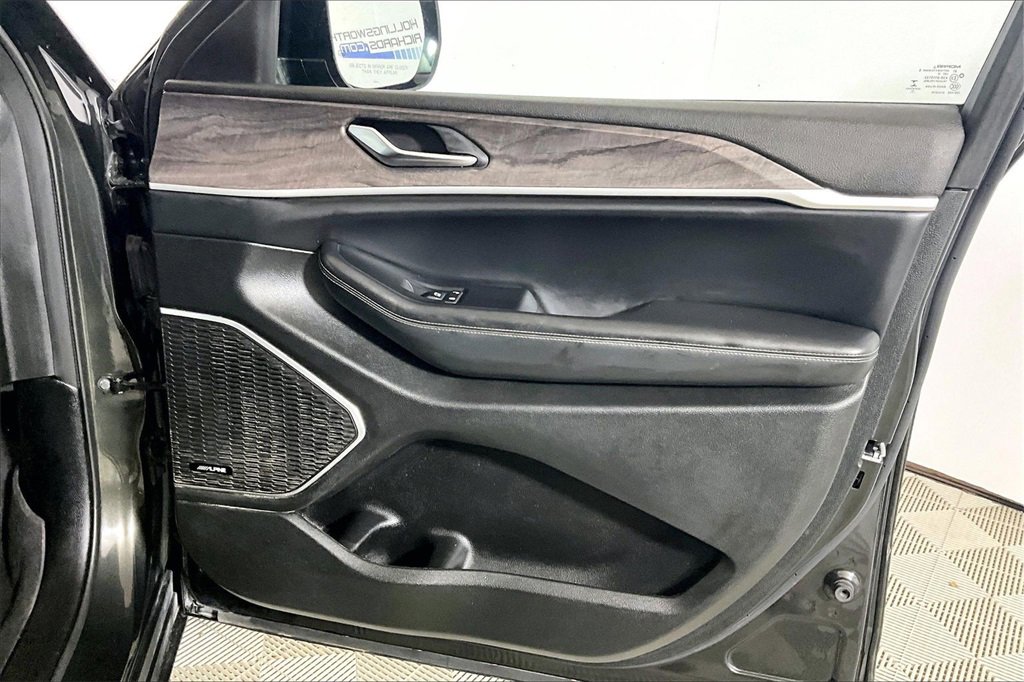 Used 2022 Jeep Grand Cherokee L Limited image 19