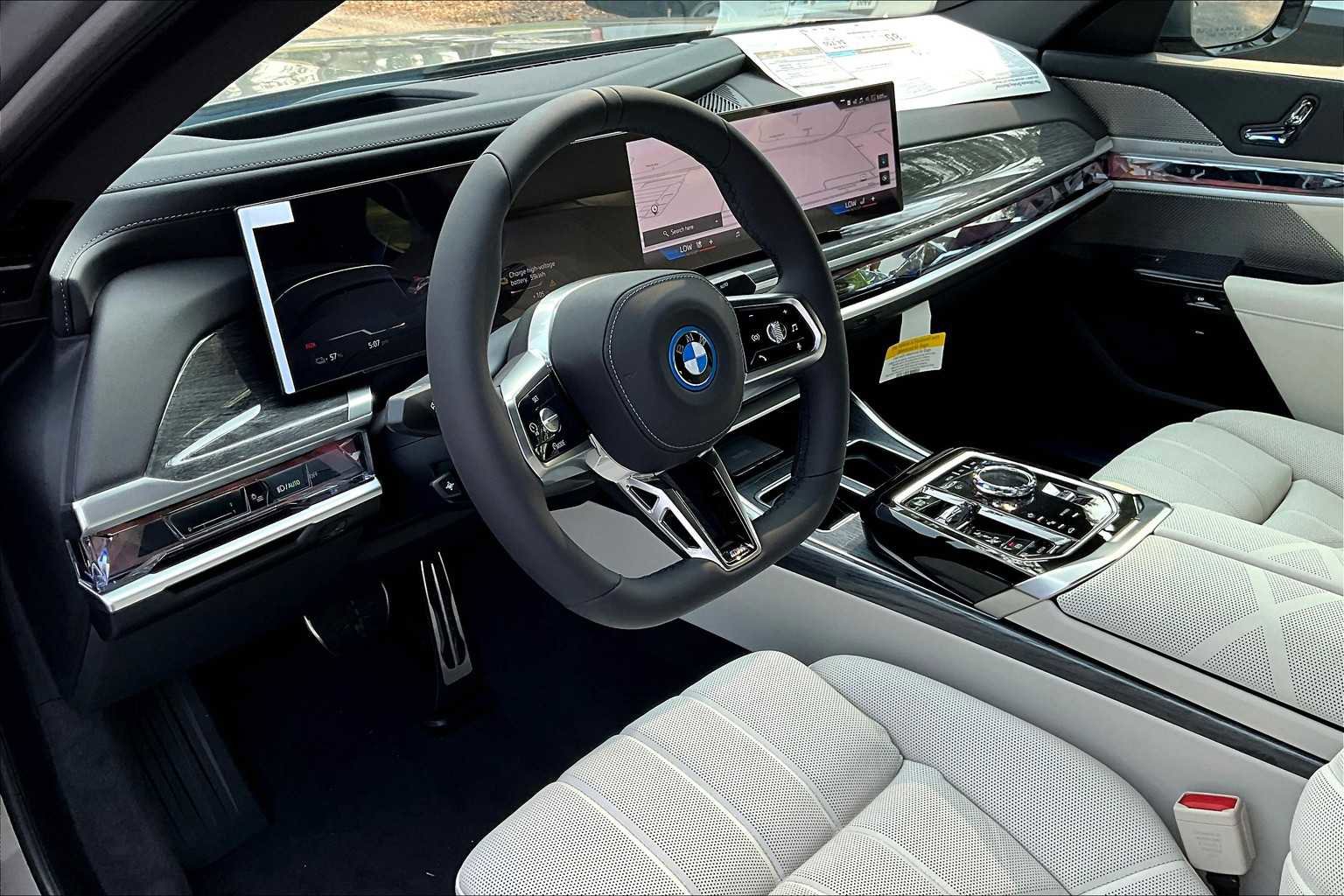 New 2025 BMW i7 eDrive50 w/ M Sport Package image 8