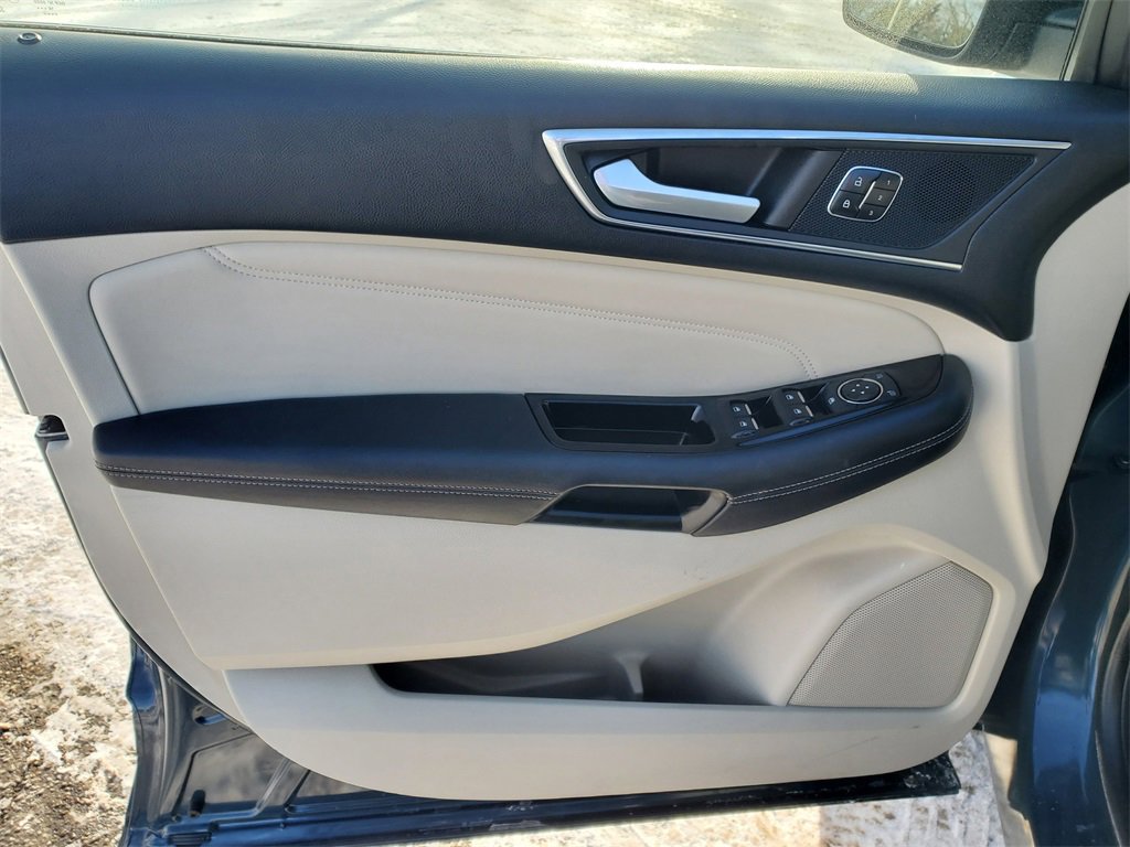 Used 2016 Ford Edge Titanium w/ Equipment Group 301A image 9