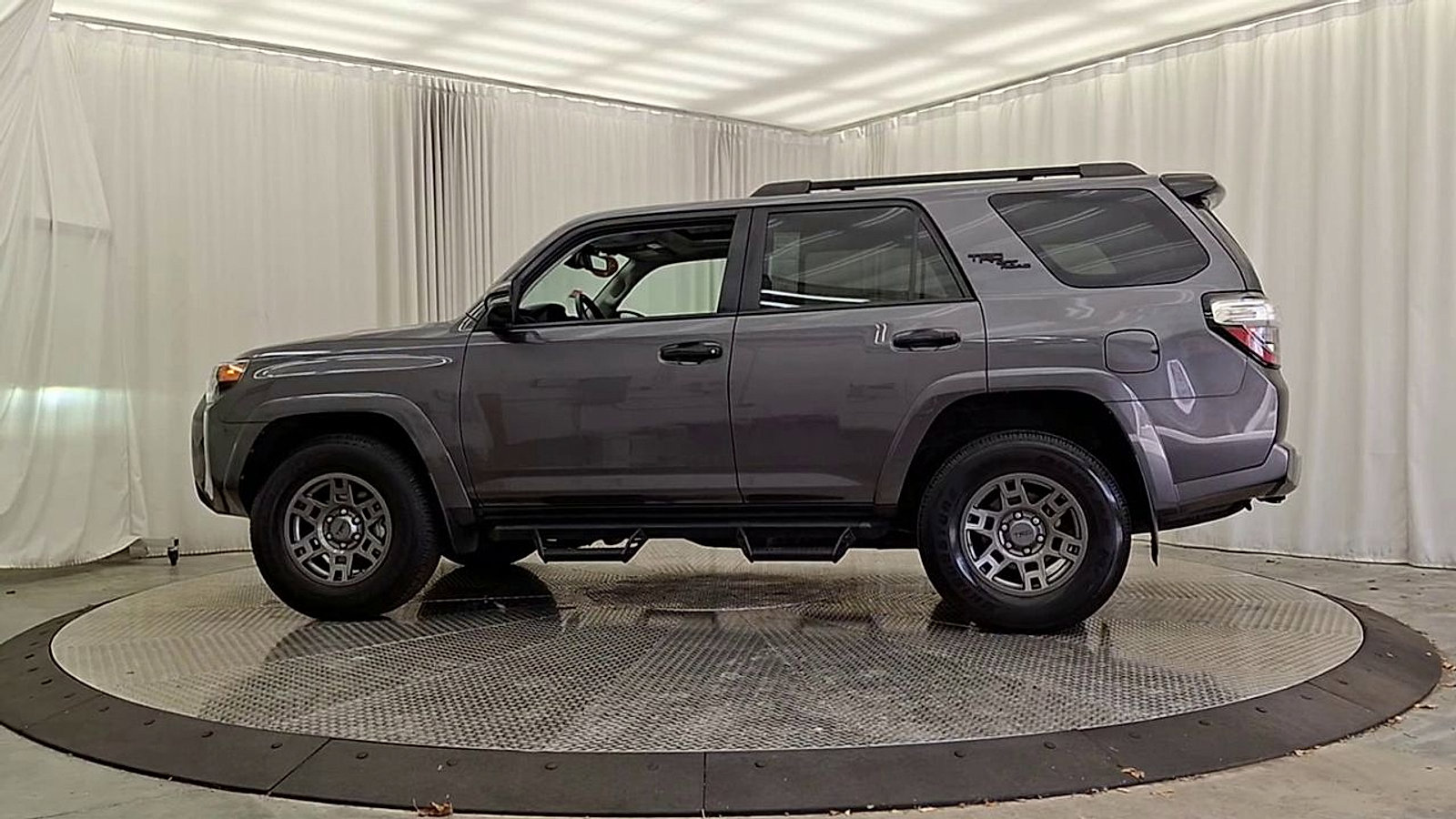 Used 2021 Toyota 4Runner Venture image 2