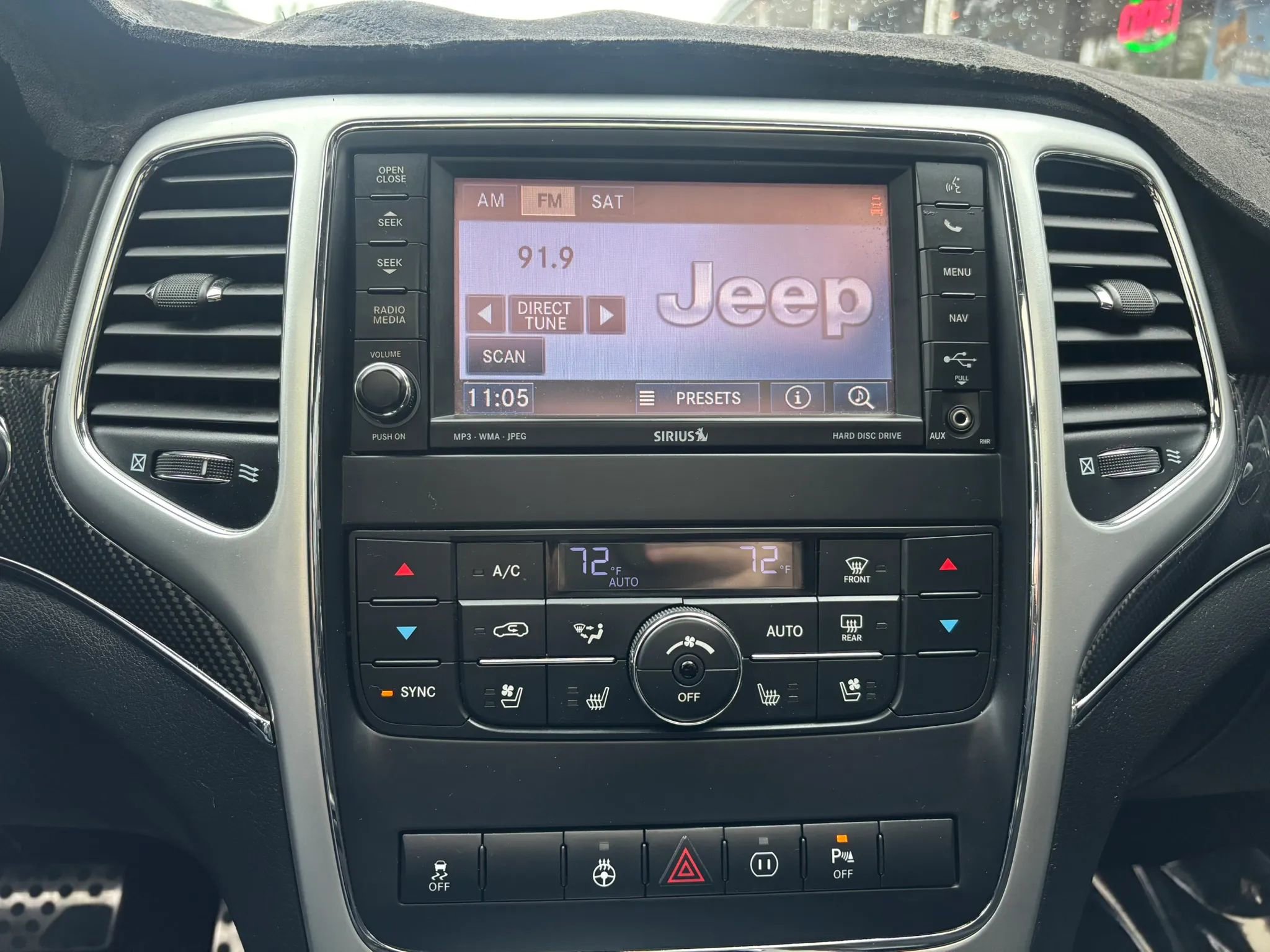 Used 2012 Jeep Grand Cherokee SRT8 w/ Luxury Group II AWD/4WD image 22