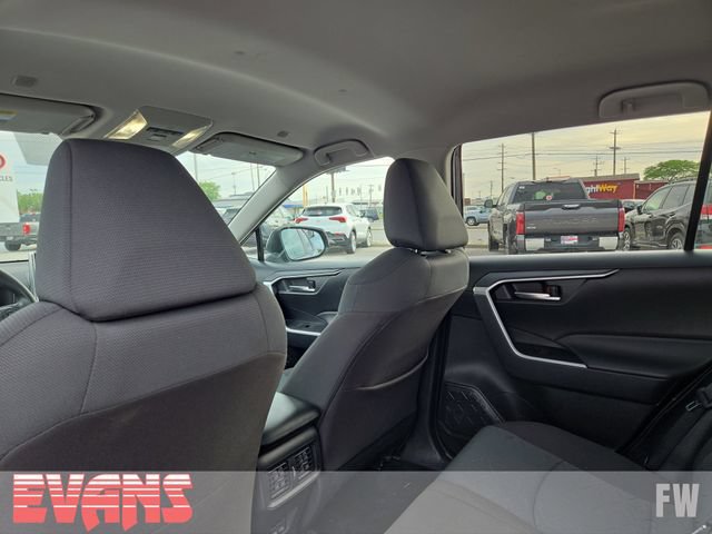 Used 2025 Toyota RAV4 XLE AWD/4WD image 23