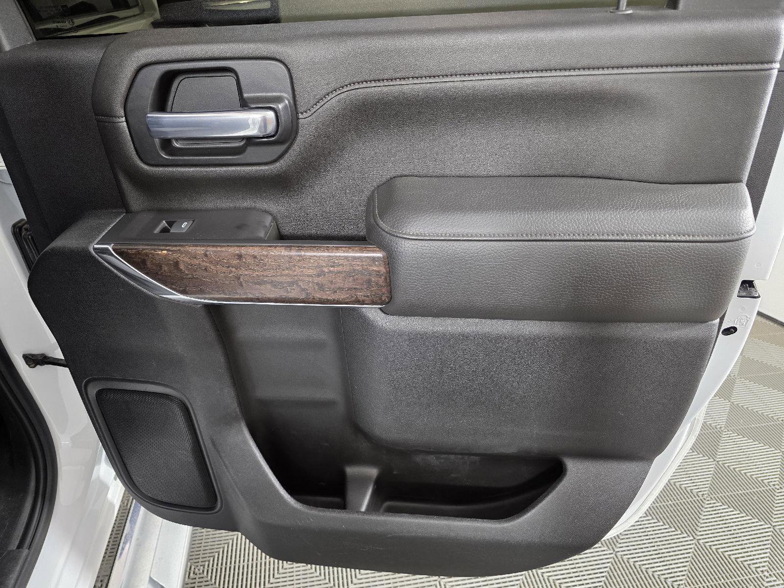 Used 2020 GMC Sierra 2500 Denali w/ Denali Ultimate Package image 23