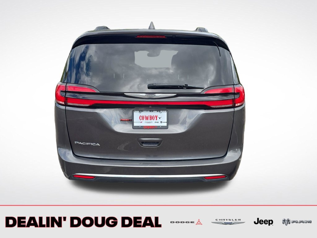 Used 2022 Chrysler Pacifica Touring-L FWD image 5
