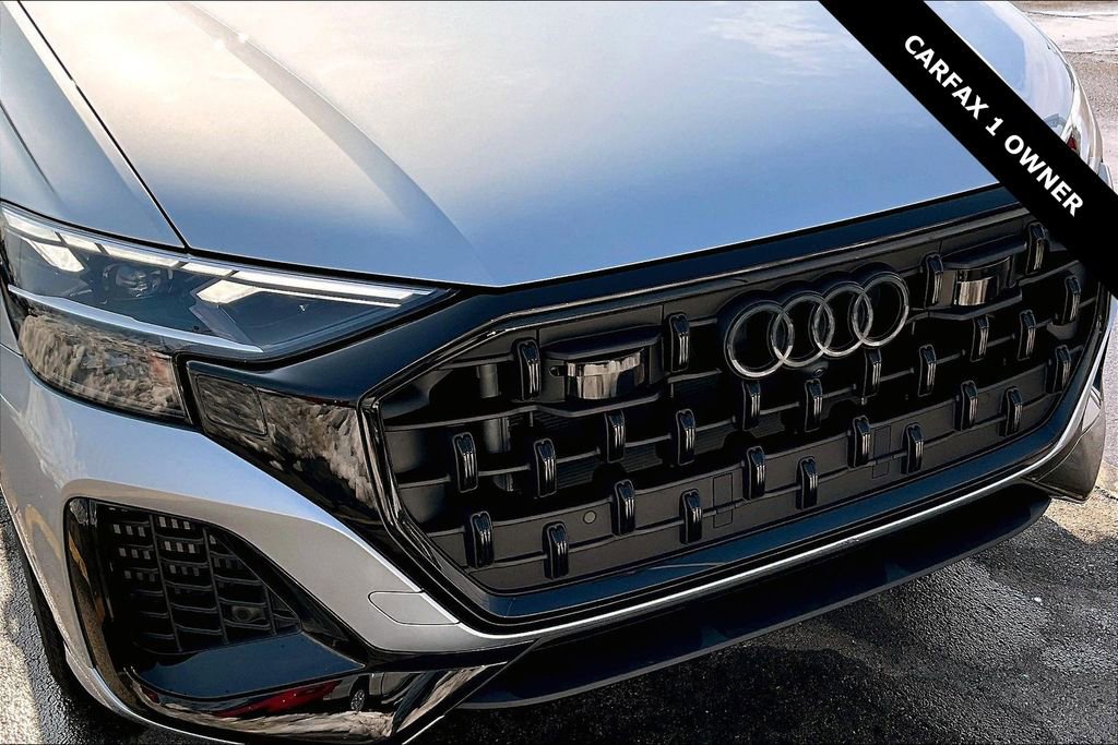 Used 2025 Audi Q8 Premium image 32