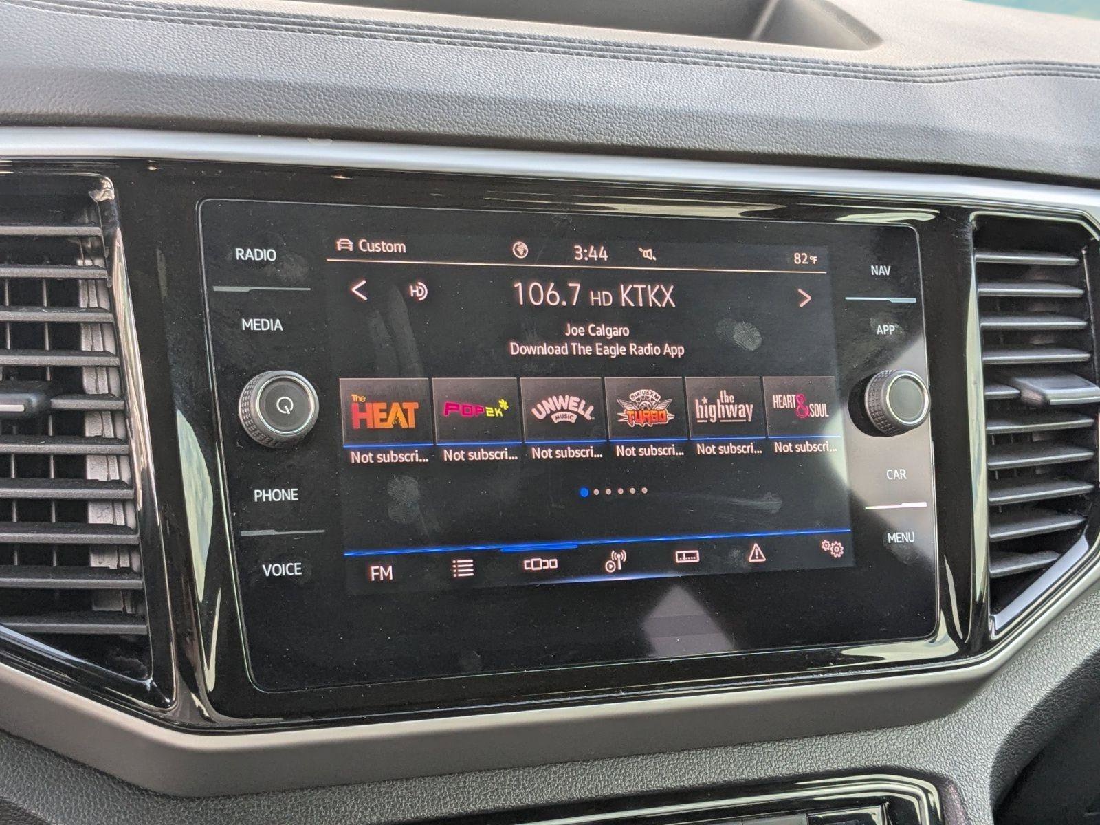 Used 2023 Volkswagen Atlas Cross Sport SEL image 11