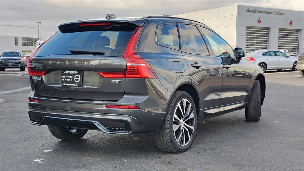 Certified 2025 Volvo XC60 B5 Plus image 3