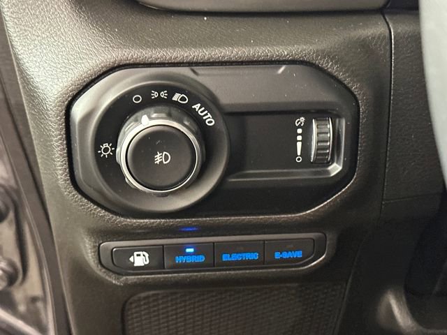 Used 2023 Jeep Wrangler Unlimited w/ Cold Weather Group image 19