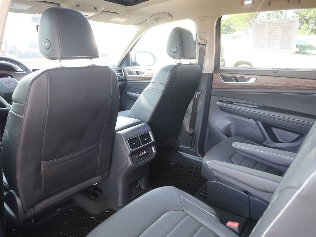 Used 2025 Volkswagen Atlas SEL image 31