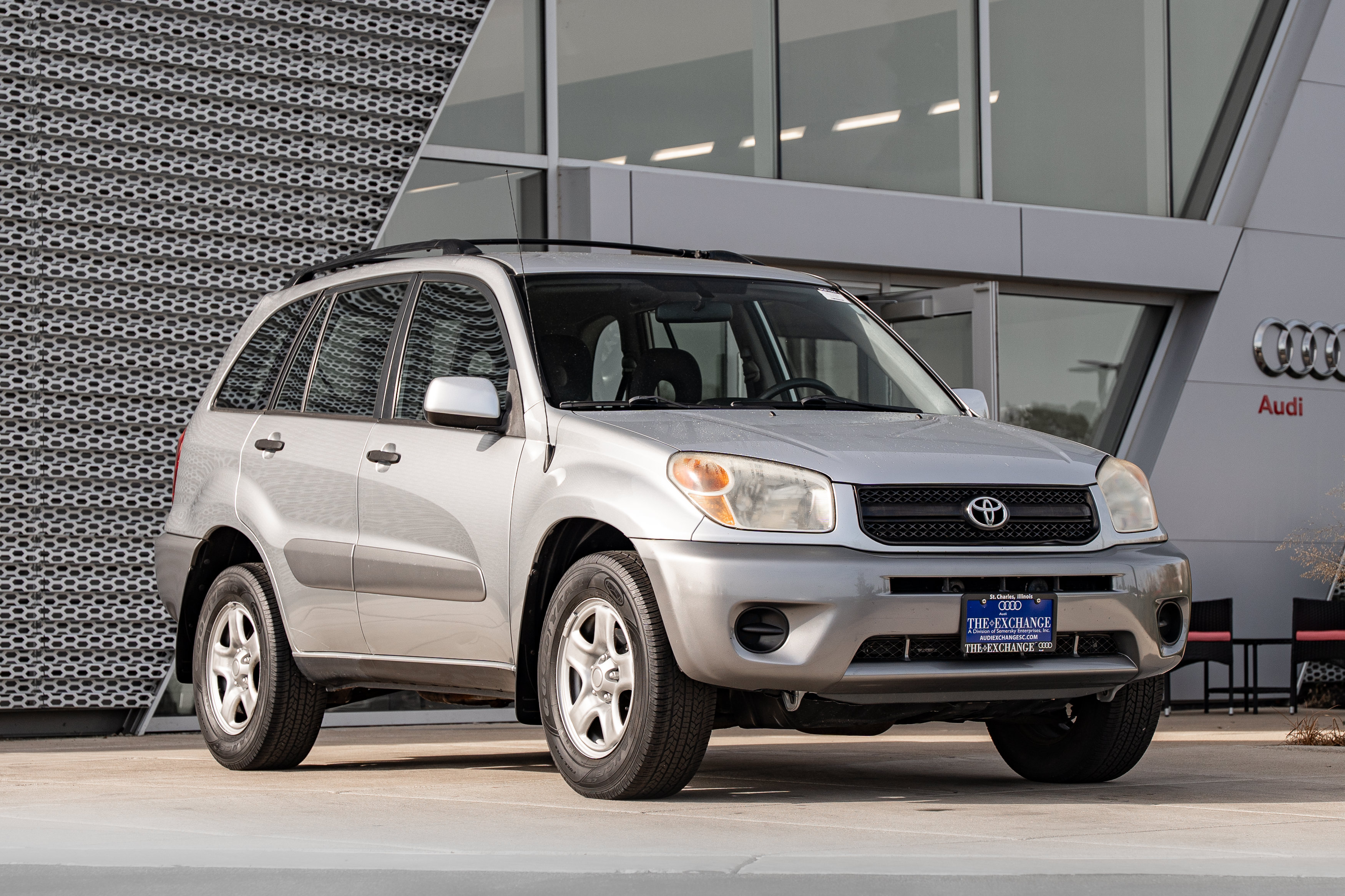 Used 2005 Toyota RAV4 2WD image 1