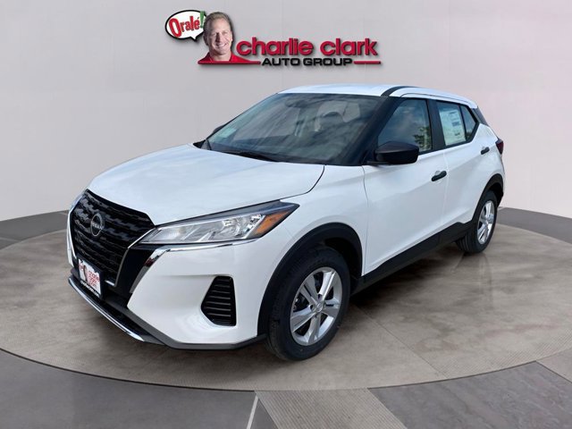 Certified 2025 Nissan Kicks Play S image 1