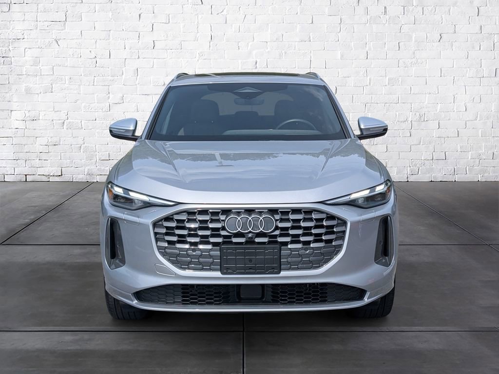 Certified 2025 Audi Q5 Premium w/ Convenience Package AWD/4WD image 3