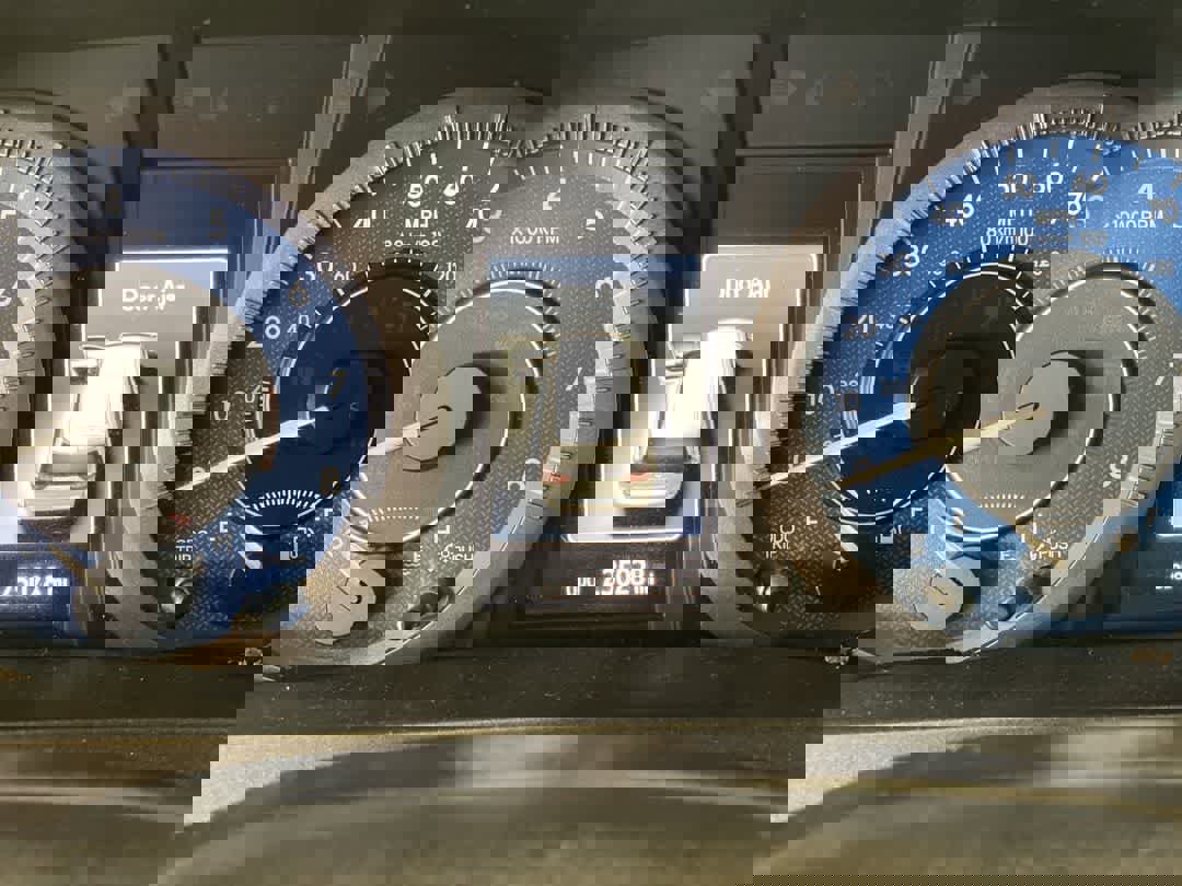 Used 2020 Toyota Sienna LE w/ LE Preferred Package image 15