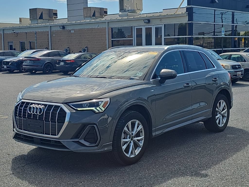 Certified 2023 Audi Q3 2.0T Premium w/ Convenience Package AWD/4WD image 16