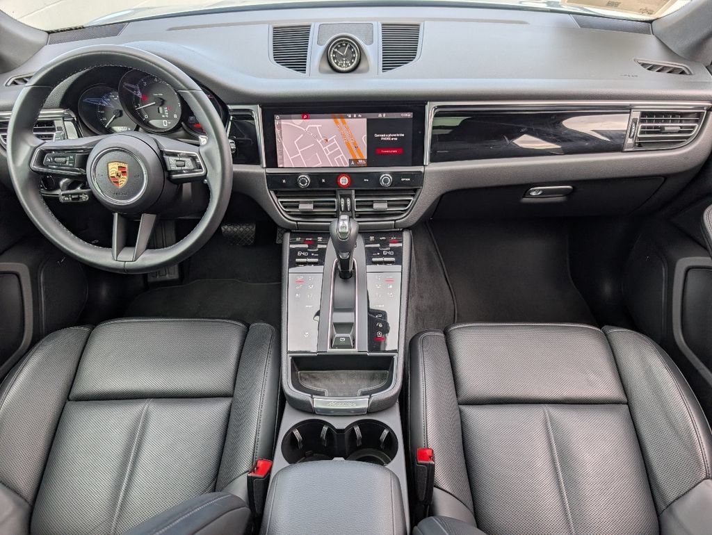 Used 2024 Porsche Macan AWD/4WD image 6