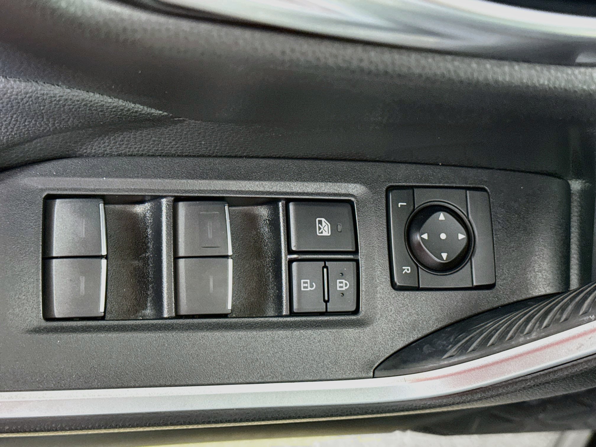 Certified 2022 Toyota RAV4 XLE Premium AWD/4WD image 18