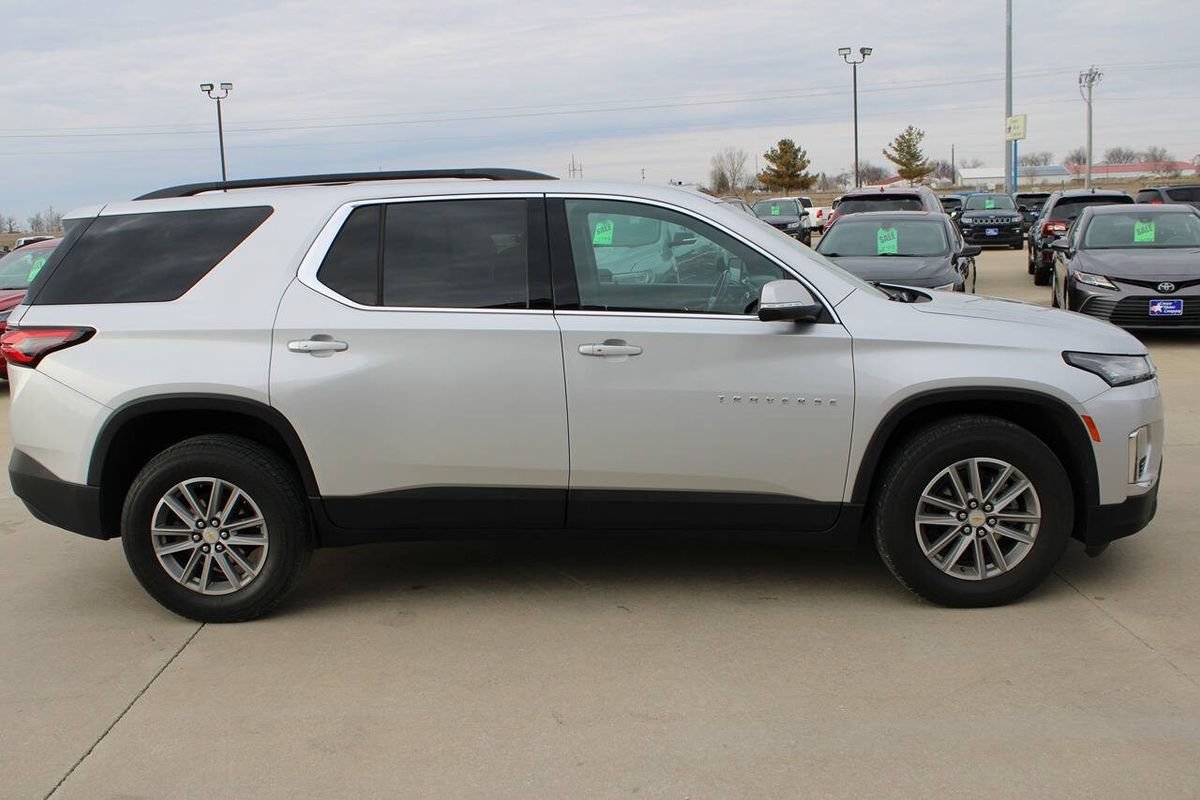 Used 2022 Chevrolet Traverse LT w/ LPO, Floor Liner Package AWD/4WD image 4