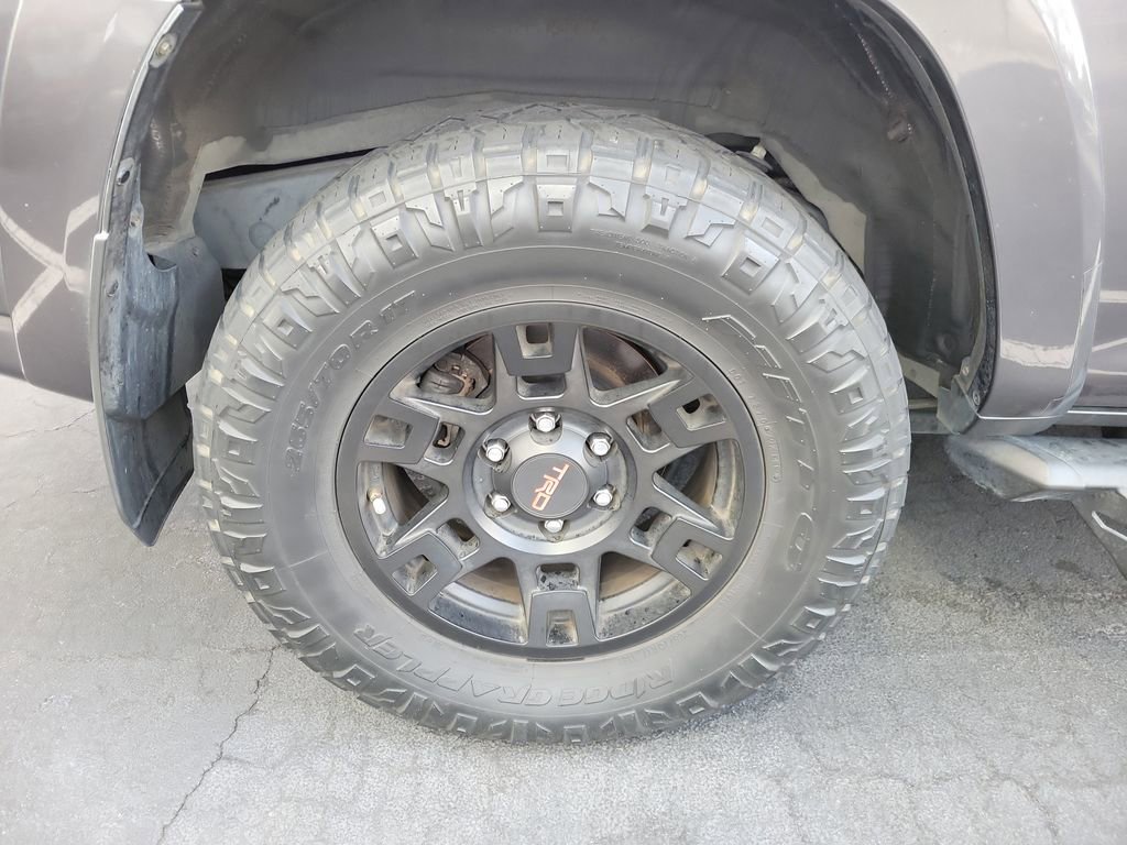 Used 2020 Toyota 4Runner SR5 image 12
