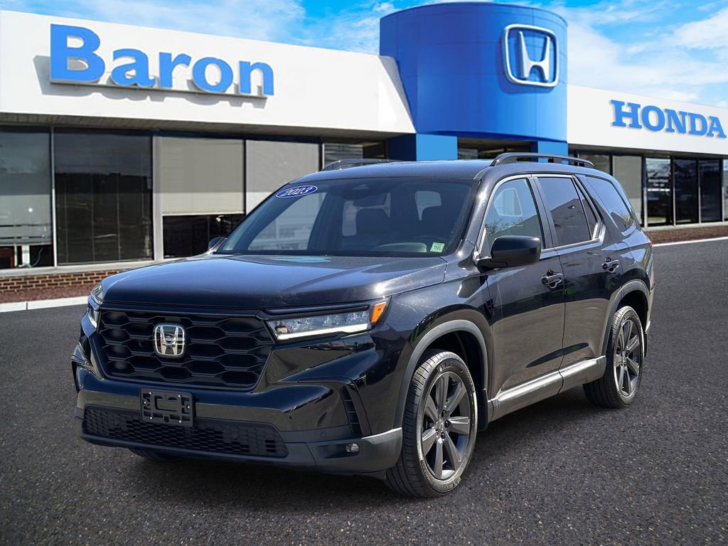 Used 2023 Honda Pilot Sport image 2