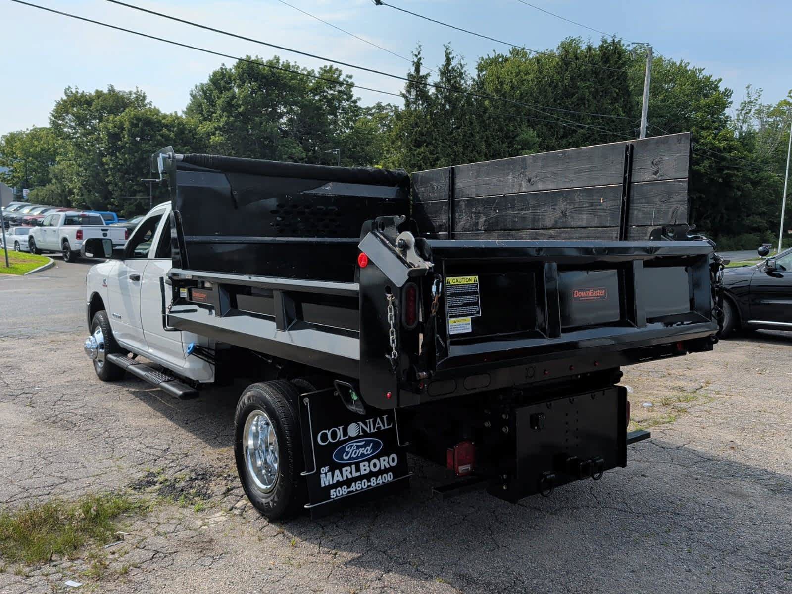 Used 2022 RAM 3500 Tradesman w/ Chrome Appearance Group AWD/4WD image 4