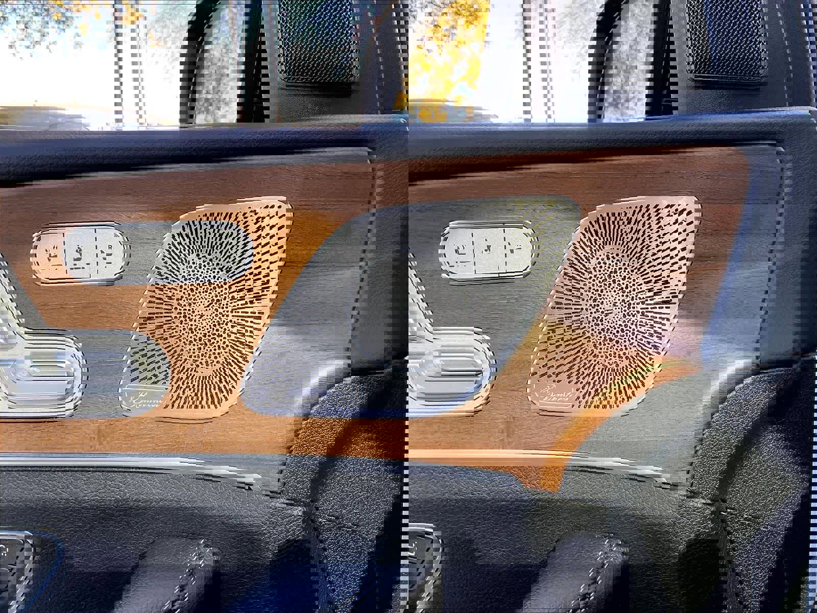 Used 2022 Mercedes-Benz GLS 450 4MATIC image 37