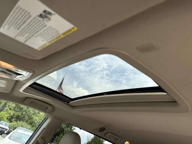 Used 2019 Toyota Sienna XLE w/ XLE Navigation Package FWD image 16