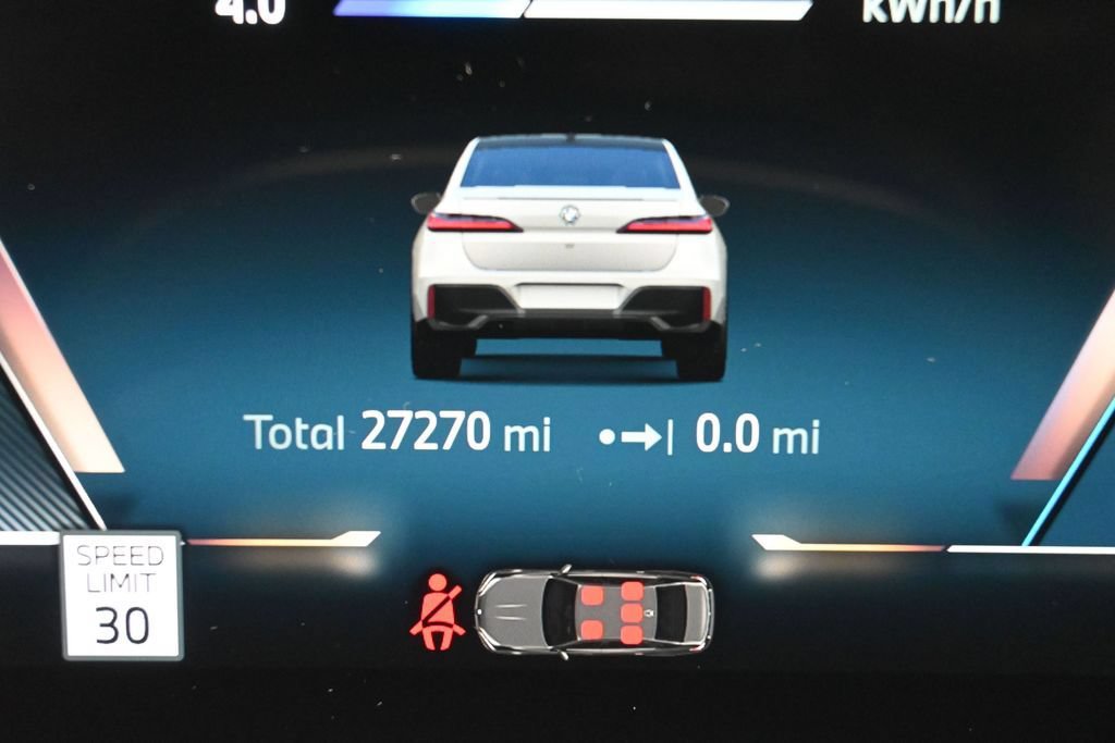 Used 2023 BMW i7 xDrive60 AWD/4WD image 13