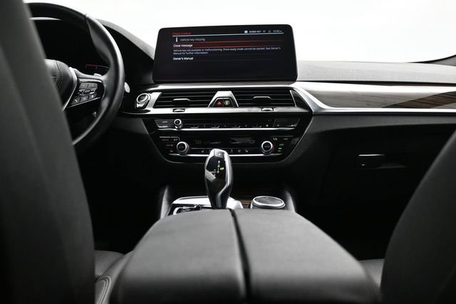 Used 2021 BMW 530i xDrive w/ Premium Package AWD/4WD image 11