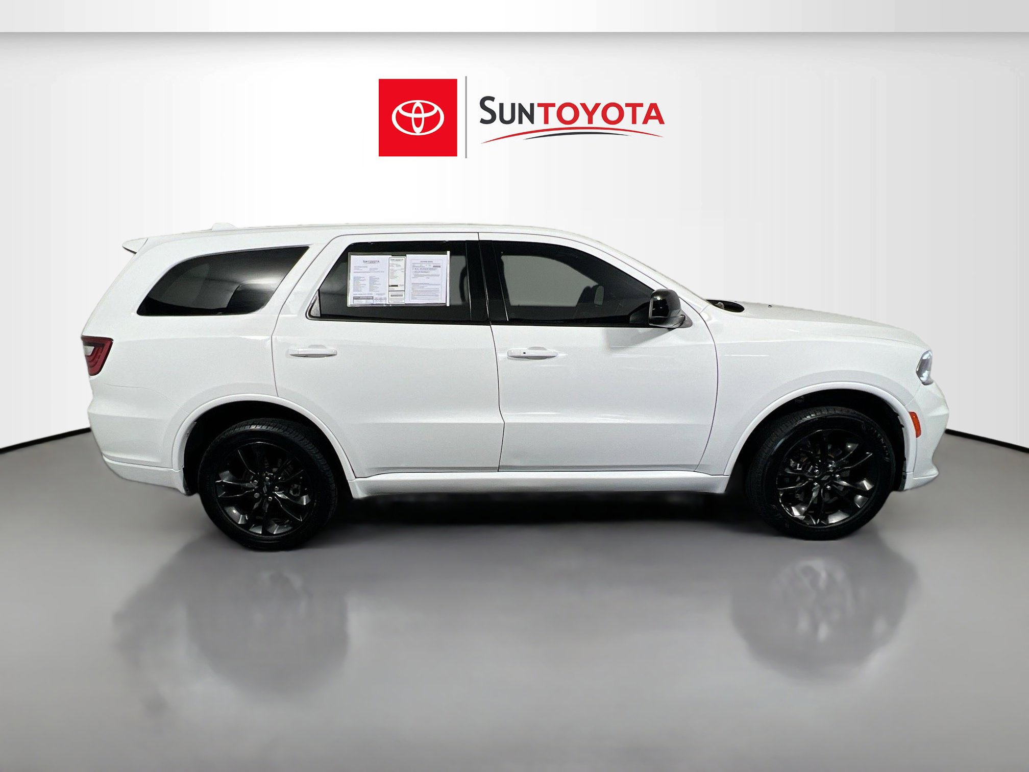 Used 2021 Dodge Durango SXT AWD/4WD image 2
