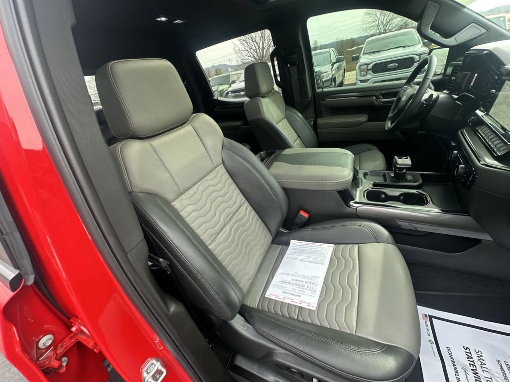 Used 2025 Chevrolet Silverado 1500 ZR2 w/ Technology Package AWD/4WD image 32