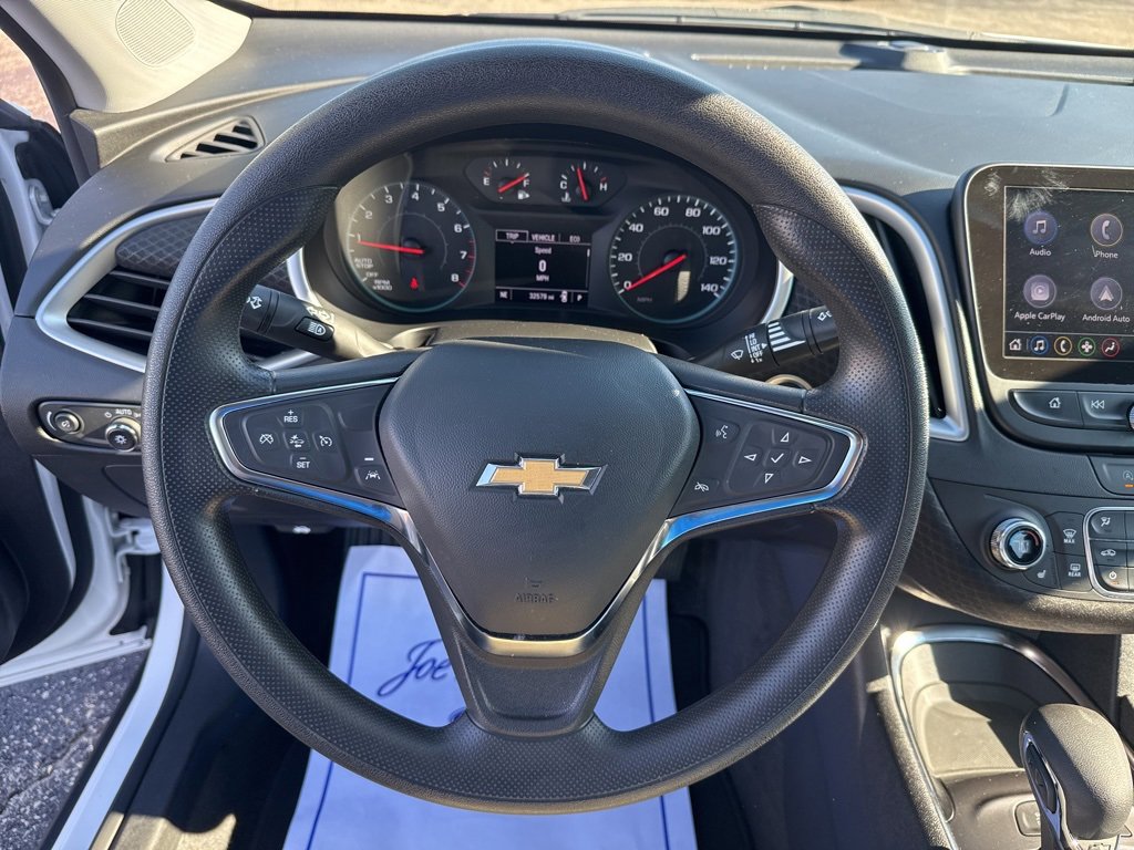 Used 2024 Chevrolet Malibu LT image 3