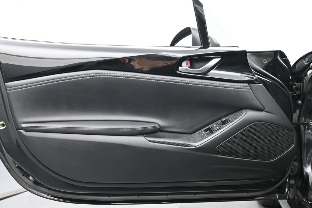 Used 2023 MAZDA MX-5 Miata Grand Touring w/ Weather Package RWD image 11