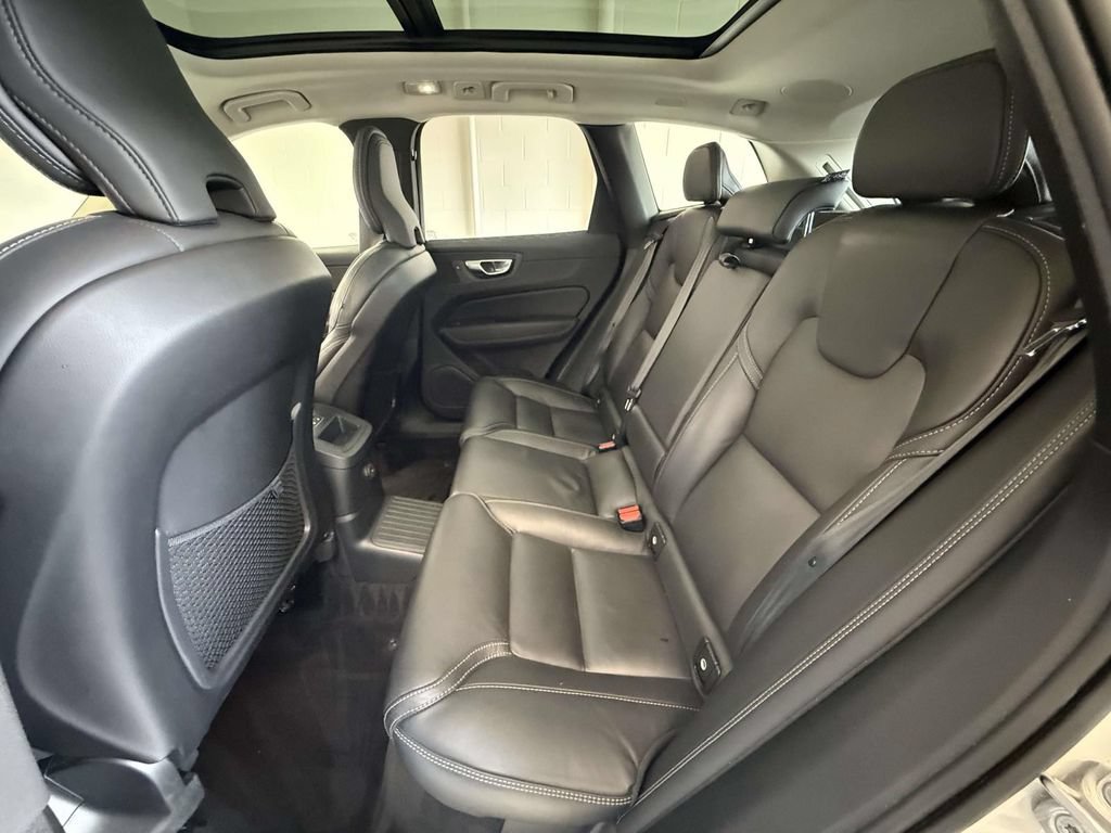 Used 2023 Volvo XC60 T8 Ultimate w/ Climate Package AWD/4WD image 19