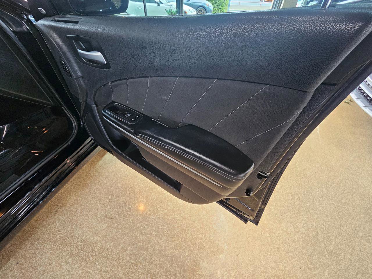 Used 2019 Dodge Charger SXT w/ Driver Confidence Group AWD/4WD image 10