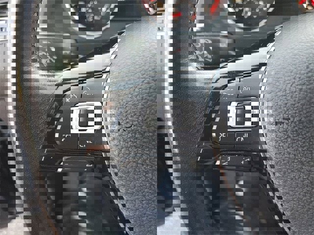 Used 2018 Volkswagen Tiguan SE image 20