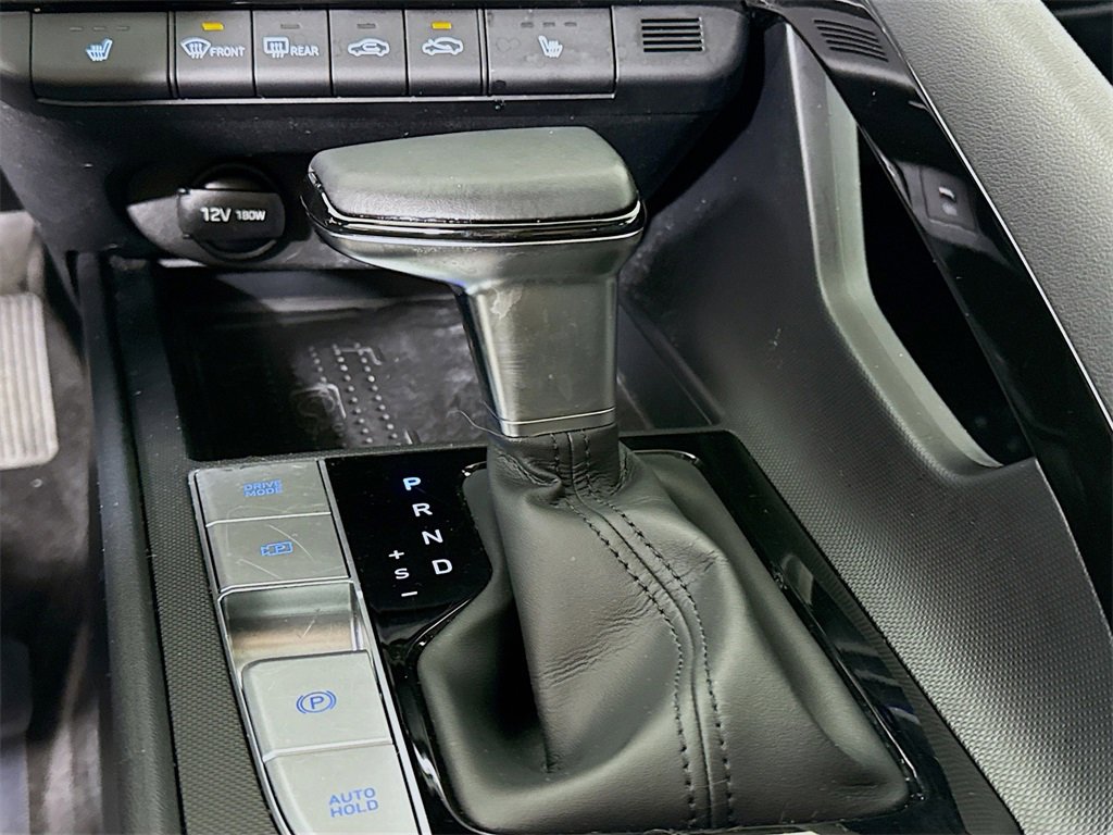 Certified 2022 Hyundai Elantra Limited w/ Cargo Package image 11